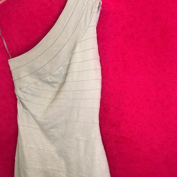 Express one shoulder dress - Picture 2 of 4